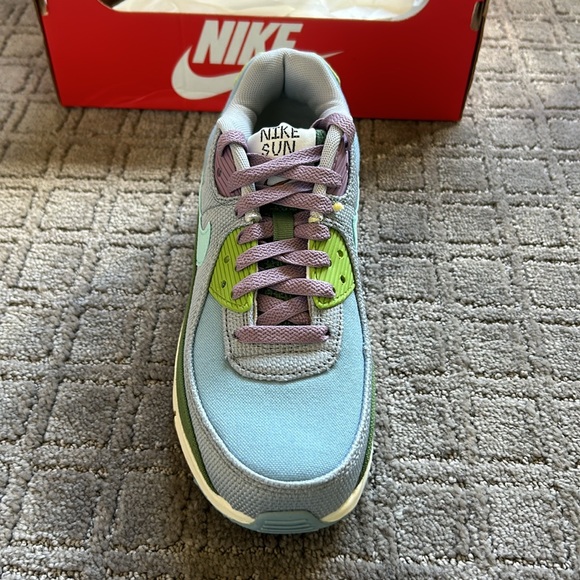 Nike sun club air max’s - Picture 3 of 5